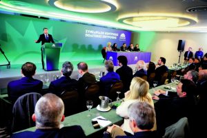 Σήμα για συνέδριο χωρίς «πισωγυρίσματα» 