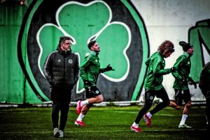 Παίζει τα ρέστα του