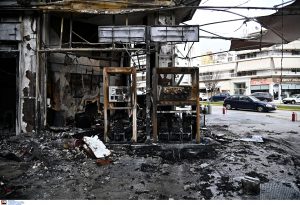 Αργυρούπολη: Εμπρησμός η φωτιά σε βενζινάδικο – Πώς πυρπόλησαν το κτίριο