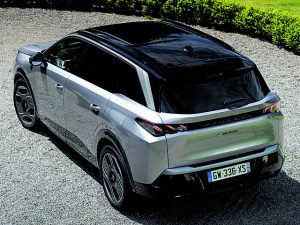 PEUGEOT 5008: ΠΡΑΚΤΙΚΗ ΧΩΡΗΤΙΚΟΤΗΤΑ