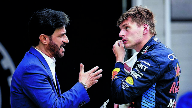 Θέλει να συμμορφώσει τους… άτακτους