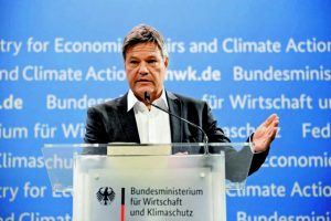 Κλιμάκωση από τον Τραμπ, στο στόχαστρο τώρα και η Ευρώπη