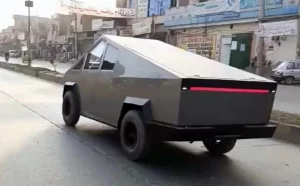 Ένας Πακιστανός αντέγραψε την Tesla του Μασκ