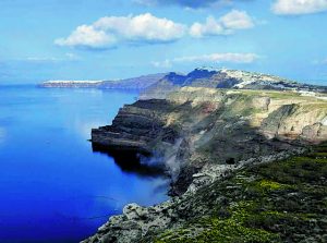 Χωρίς προηγούμενο η σεισμική έξαρση στη Σαντορίνη