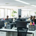 Νέος εργασιακός νόμος: Πότε και πώς θα δουλεύουμε μέχρι 13 ώρες