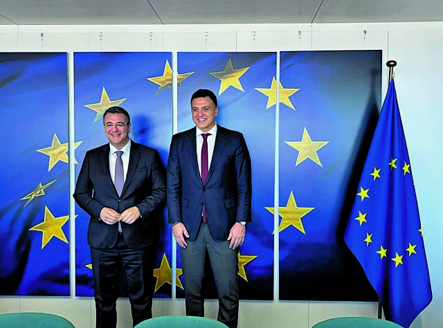 ΕΛΙΜΕ: ηλεκτροδότησηπλοίων από τη στεριά