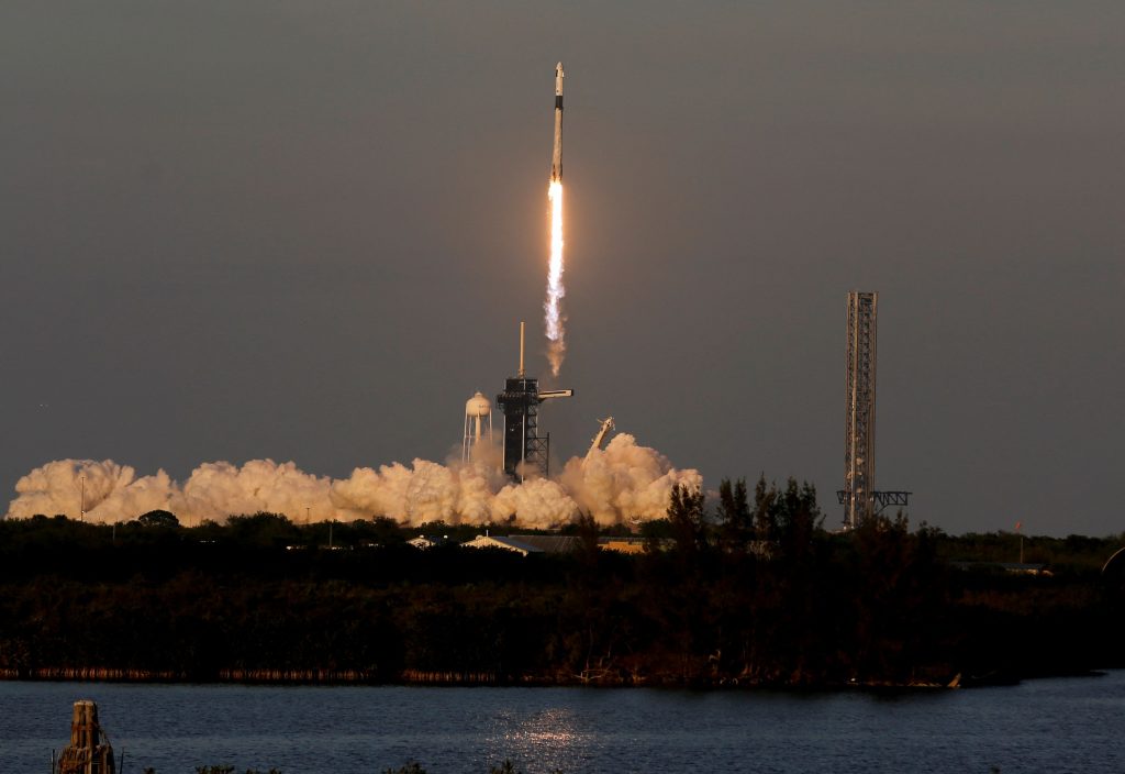 NASA: Στη Γη επιστρέφουν οι αστροναύτες – Είχαν παραμείνει στο διάστημα 9 μήνες