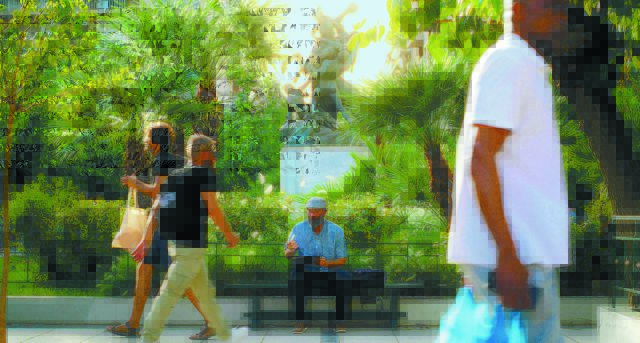 Στρότος Τζίτζης: «Οσο πιο απελπισμένος είσαι, τόσο πιο αναγκαίο είναι το χιούμορ»