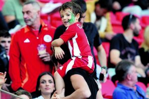 Ντοκιμαντέρ, μουσείο και φανέλα – έκπληξη