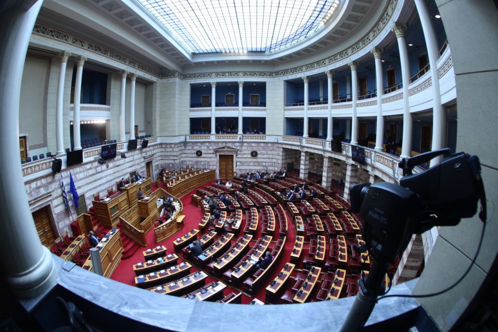 «Το έγκλημα των Τεμπών κατέδειξε ότι η διαφθορά σκοτώνει» – Τι αναφέρει η πρόταση δυσπιστίας, ποιοι υπογράφουν