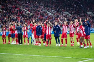 Ολυμπιακός: Η αποθέωση και οι πανηγυρισμοί για τη μεγάλη νίκη επί του Παναθηναϊκού