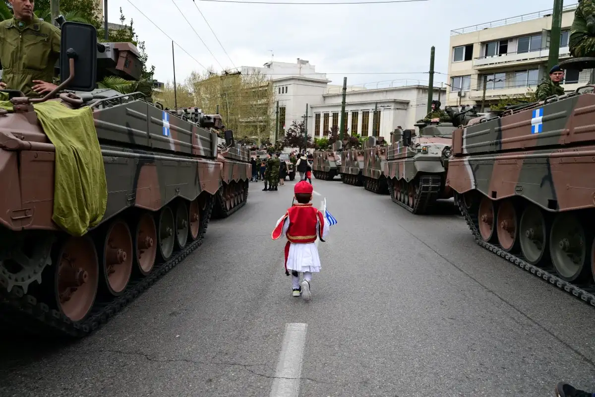 25η Μαρτίου: Live η μεγάλη στρατιωτική παρέλαση στην Αθήνα