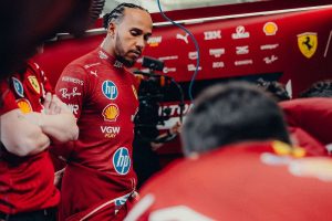 O Xάμιλτον, το μπλουζάκι Milf και τα γκάζια πριν το πρωτάθλημα