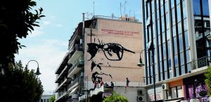 Τι γυρεύει η Λάρισα στη βιογραφία του Ενιο Μορικόνε;