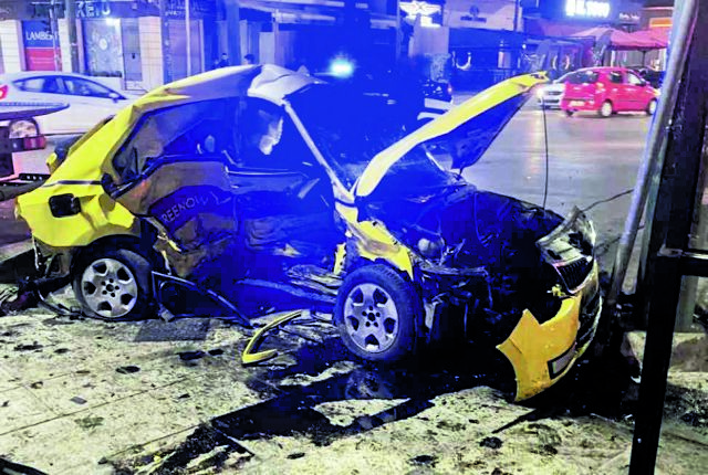 Σοκαριστικά τροχαία με δύο νεκρούς σε Περιστέρι και Πειραιά