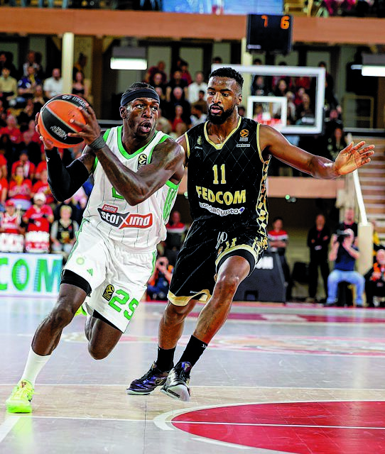 Ηγετική εμφάνιση του Ναν