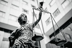 Θεσσαλονίκη: Αυτόφωρη διαδικασία για νοσηλευτή και δύο συνοδούς ασθενούς