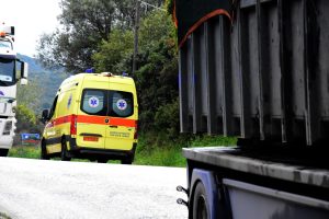 Φωκίδα: Νεκρή 27χρονη σε τροχαίο – Έπεσε με το όχημά της στον γκρεμό