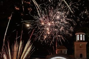 Ανάσταση: Με λαμπρότητα και κατάνυξη γιορτάστηκε σε όλη τη χώρα