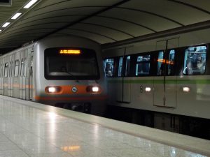 Μετρό: Δεκάδες επιβάτες εγκλωβίστηκαν σε συρμό