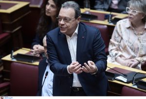 Φάμελλος: Η κυβέρνηση μπαζώνει την αλήθεια – Για να μη μιλήσει ο Τριαντόπουλος στήσατε ομερτά