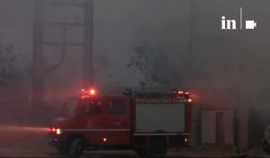 Υπό έλεγχο η φωτιά στον Βοτανικό – Αποπνικτική η ατμόσφαιρα από τους καπνούς