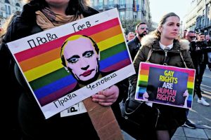 Στη Ρωσία του Πούτιν όλοιοι γκέι είναι εχθροί του λαού