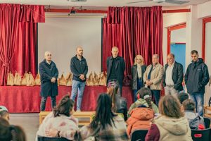 Ο Δήμος Πειραιά και η ΚΟ.Δ.Ε.Π. προσέφεραν πασχαλινά δώρα στα παιδιά των Ειδικών Σχολείων της πόλης