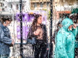 Καιρός: Βροχές και καταιγίδες και σήμερα