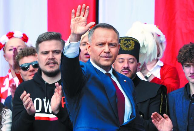 Κάρολ Ναβρότσκι: «Πρέπει να κάνουμε το παν για να είμαστε έτοιμοι για πόλεμο»