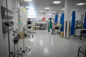 «Είχατε εμπιστοσύνη στους γιατρούς σας;» – Ερχεται η αξιολόγηση των νοσοκομείων με ένα sms