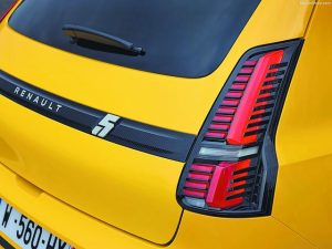 Τρίο ηλεκτροκίνησης από τη Renault
