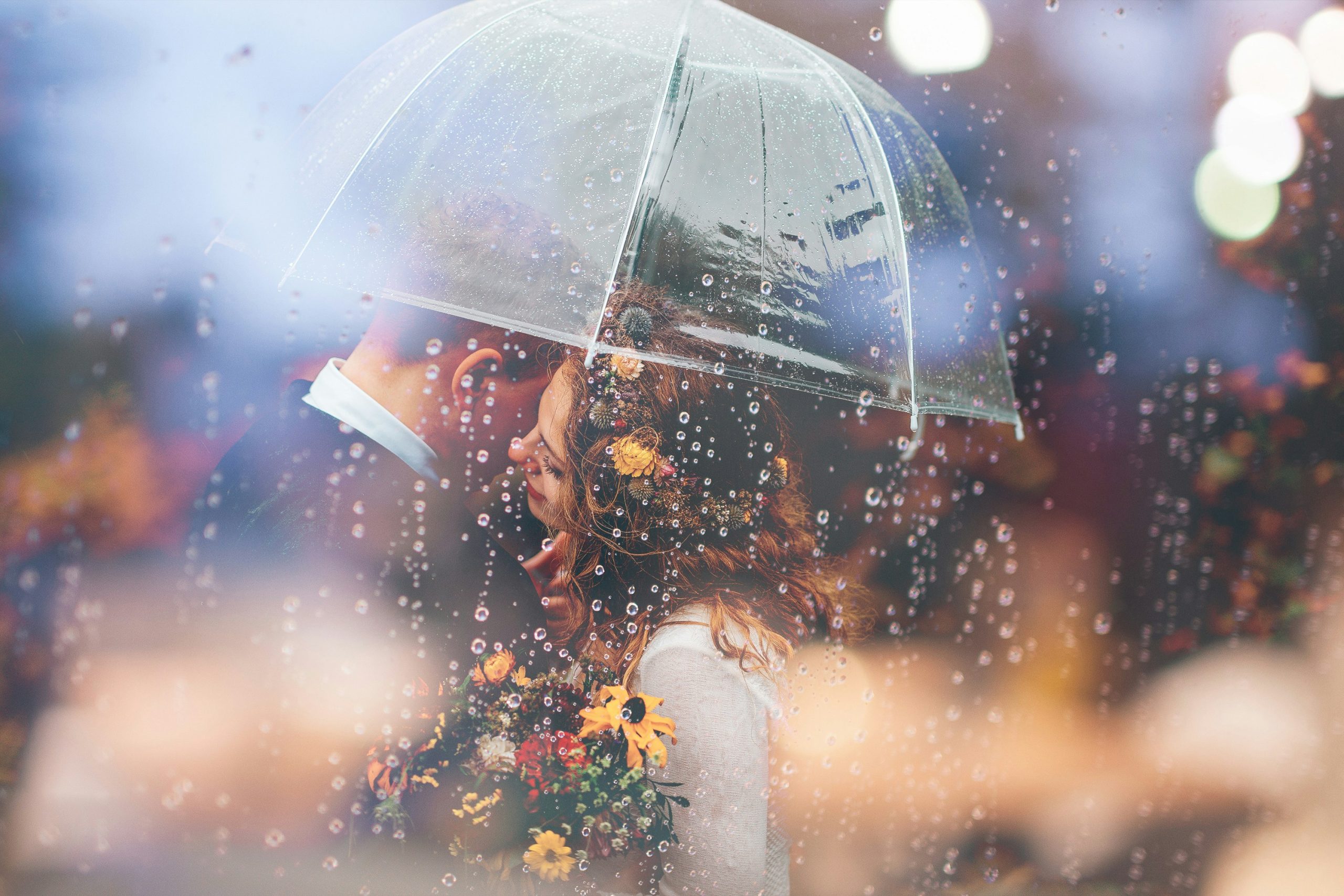 Seven little indications that you fall in love with someone