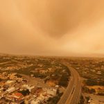 Ερημική σκόνη καλύπτει τη χώρα: Ποιες περιοχές πλήττονται – Live χάρτης του φαινομένου
