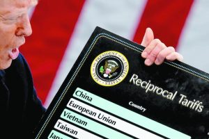 Ωφελούν ή επιδεινώνουν την οικονομία των ΗΠΑ;