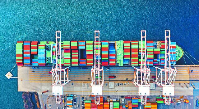 «Κουμπωμένες» οι ναυτιλιακές