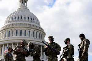 Πώς μπορεί ο Τραμπ να χρησιμοποιήσει τον εθνικό στρατό σε αμερικανικό έδαφος;