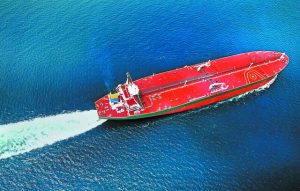 Δεξαμενόπλοια: Μειώνονται ναύλοι και ασφάλιστρα κινδύνου