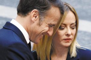 Σύνοδος ΕΕ: Ο Μακρόν ζητά μέτρα ανταγωνιστικότητας και η Μελόνι ρυθμήσεις για ενέργεια και χρέος