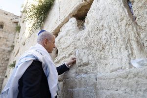Πόλεμο μέχρι τέλους με το Ιράν θέλει ο Νετανιάχου – Δεν απέκλεισε την εξόντωση του Χαμενεΐ