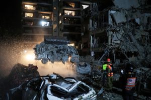Στις φλόγες η Μέση Ανατολή: Βαλλιστικοί πύραυλοι κατά του Ισραήλ – Χτυπήθηκε το Τελ Αβίβ