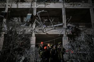 Στις φλόγες η Μέση Ανατολή: Βαλλιστικοί πύραυλοι κατά του Ισραήλ – Χτυπήθηκε το Τελ Αβίβ