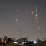 Κόλαση στη Μέση Ανατολή: Ολονύκτιες πυραυλικές επιθέσεις από το Ιράν – Λεπτό προς λεπτό οι εξελίξεις