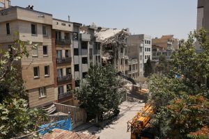 «Η Τεχεράνη θα καεί», απειλεί το Ισραήλ μετά τα ιρανικά αντίποινα – «Μην εμπλακείτε» λέει το Ιράν σε ΗΠΑ, Βρετανία, Γαλλία