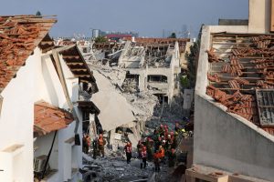«Η Τεχεράνη θα καεί», απειλεί το Ισραήλ μετά τα ιρανικά αντίποινα – «Μην εμπλακείτε» λέει το Ιράν σε ΗΠΑ, Βρετανία, Γαλλία