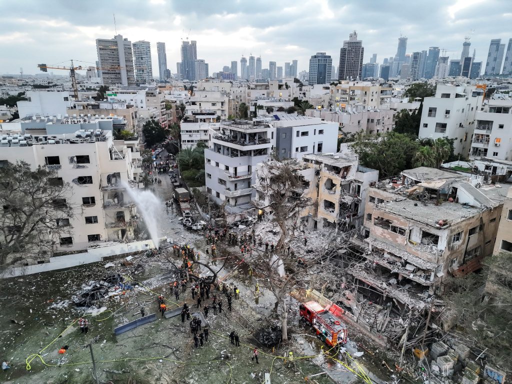 Αεροπορική υπεροχή, όχι κυριαρχία: Το Ισραήλ στους ουρανούς της Τεχεράνης – Οι σημαντικότερες εξελίξεις