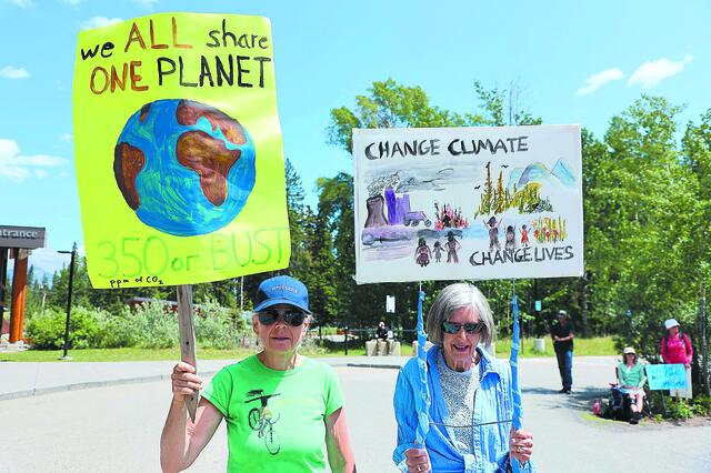 Δήμαρχοι Λονδίνου και Παρισιού για πράσινη συμφωνία: Δεν υποχωρούμε