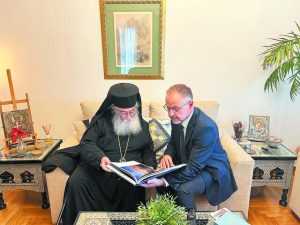 «Παραμένω πηδαλιούχος και στις φουρτούνες»