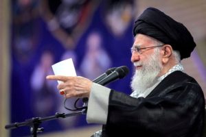 Ισραήλ: Ο αγιατολάχ Χαμενεΐ θα έχει την τύχη του Σαντάμ Χουσέιν
