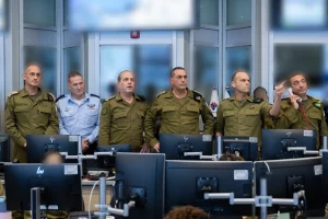 ΙDF: Δημοσίευσαν φωτογραφία ανώτατων στελεχών του στρατού που παρακολουθούν το αμερικανικό χτύπημα στο Ιράν